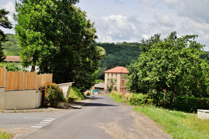 La Commune - Saint-Laurent-Chabreuges