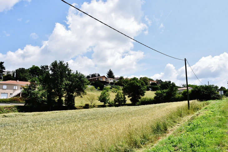 La Commune - Saint-Laurent-Chabreuges