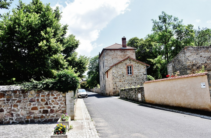 La Commune - Saint-Laurent-Chabreuges