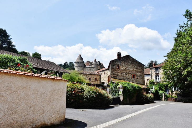 La Commune - Saint-Laurent-Chabreuges