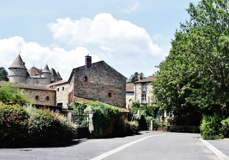 La Commune - Saint-Laurent-Chabreuges