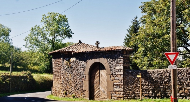 Chapelle  - Saint-Martin-de-Fugères