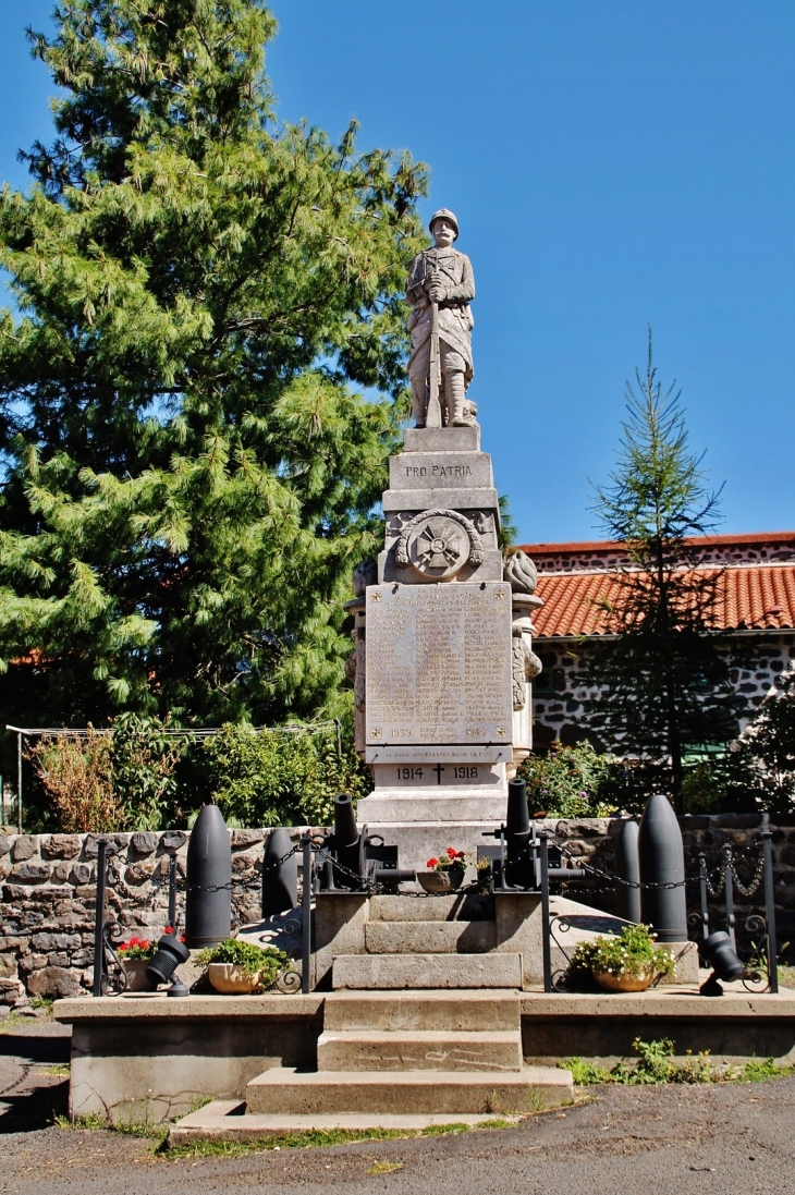 Monument aux Morts - Saint-Martin-de-Fugères