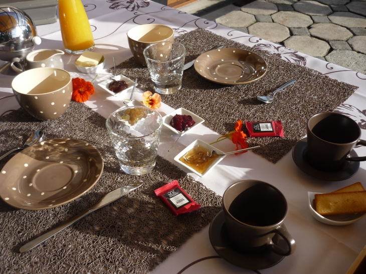 Chambre d'hôtes Magaadjukalo, Haute-loire. Petit déjeuner - Saint-Maurice-de-Lignon