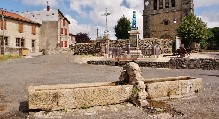 Fontaine - Saint-Paul-de-Tartas