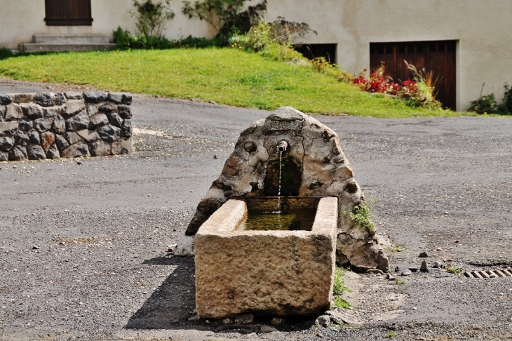 Fontaine - Saint-Paul-de-Tartas