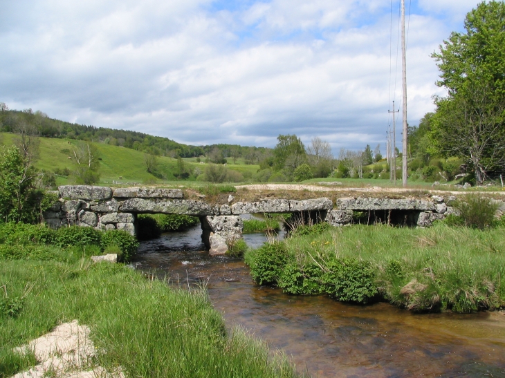 Le Pontajou à Servière - Saugues