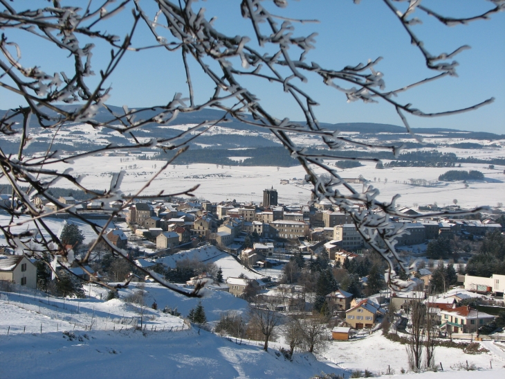 Saugues sous la neige.