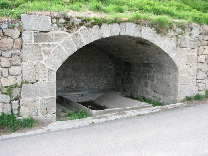 Le Villeret, le vieux lavoir - Saugues