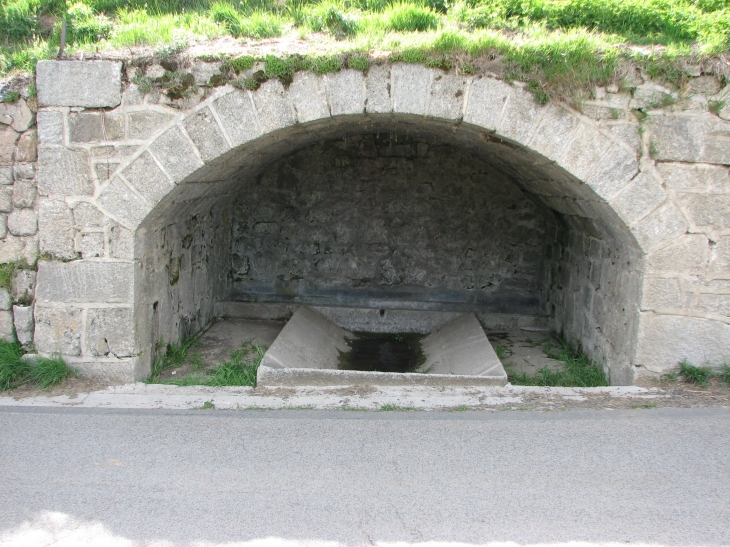 Le Villeret, le vieux lavoir - Saugues