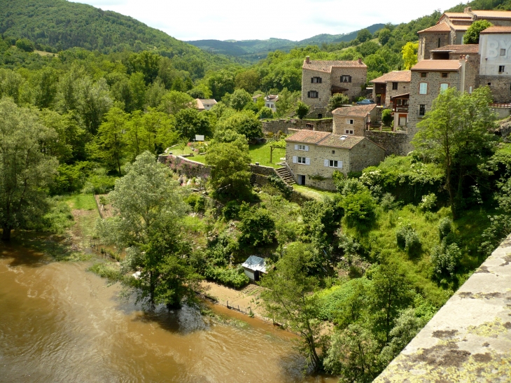 Le pont sur l'Allier. - Vieille-Brioude