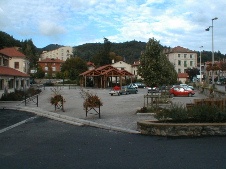 Place des moulettes - Vorey