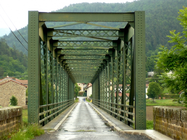 Un pont sur la Loire - Vorey