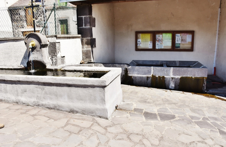 Fontaine et Lavoir - Aurières