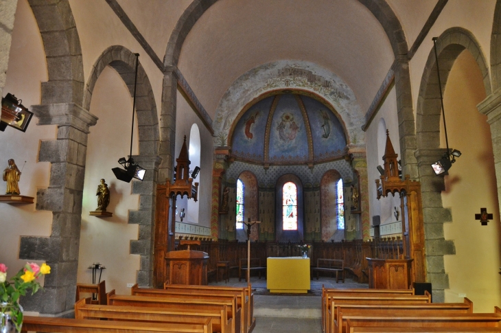  Ponteix commune d'Aydat ( église Notre-Dame d'Auvergne )