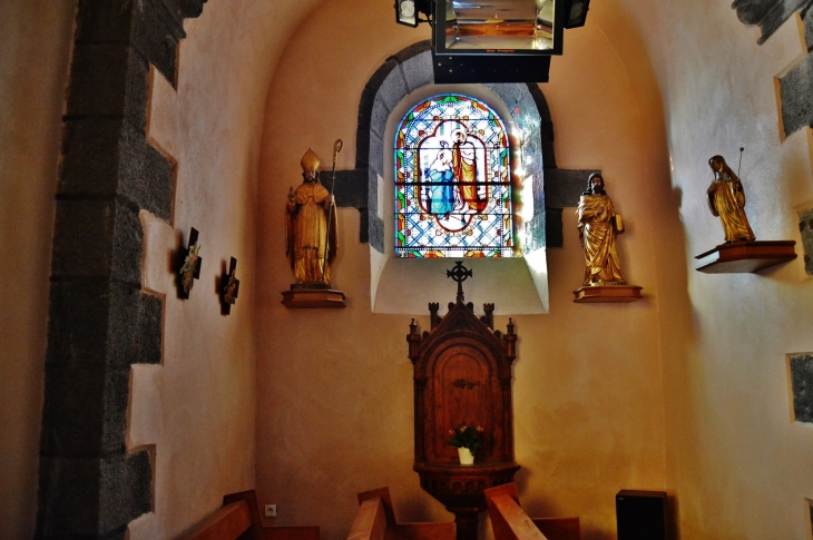  Ponteix commune d'Aydat ( église Notre-Dame d'Auvergne )