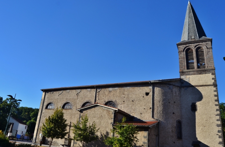 Rouillas-Bas ( Commune d'Aydat )( L'église )