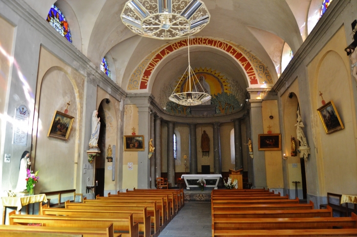 Rouillas-Bas ( Commune d'Aydat )( L'église )