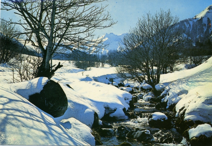 Le puy de Sancy 1886m et la Dordogne (carte postale de 1970) - Besse-et-Saint-Anastaise