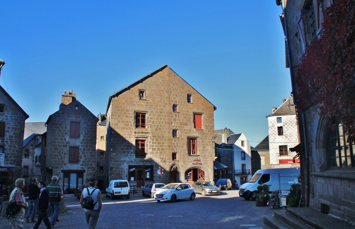 Office de Tourisme - Besse-et-Saint-Anastaise