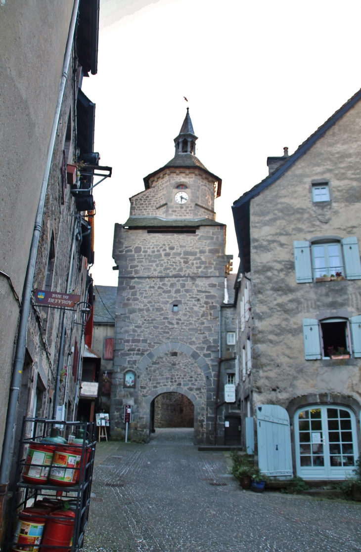 Le Beffroi - Besse-et-Saint-Anastaise