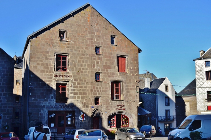 Office de Tourisme - Besse-et-Saint-Anastaise