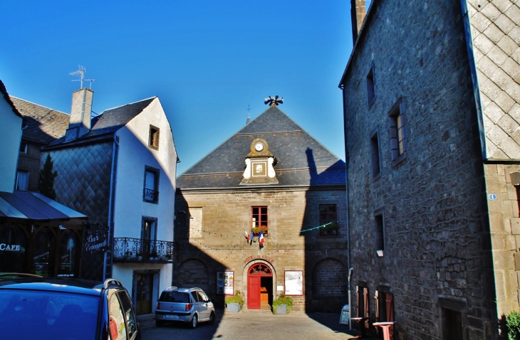 Hotel-de-Ville - Besse-et-Saint-Anastaise