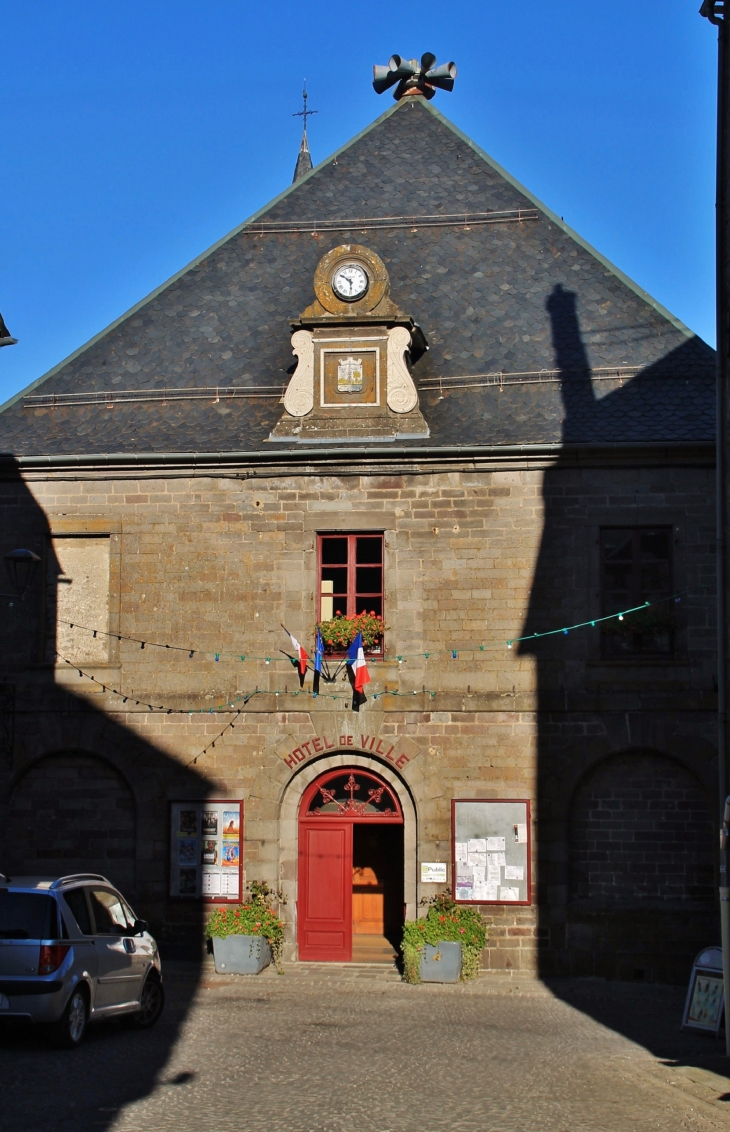 Hotel-de-Ville - Besse-et-Saint-Anastaise