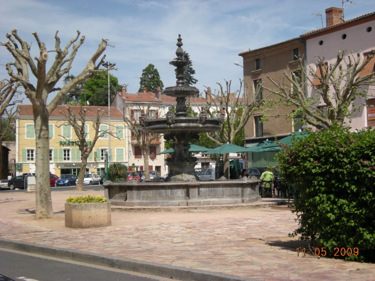 Fontaine de la Hall - Billom