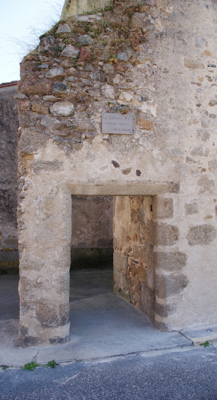 Ancienne Porte de L'Ouest ( 16 Em Siècle ) - Châteldon