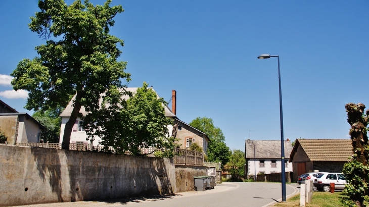 Le Village - Cisternes-la-Forêt