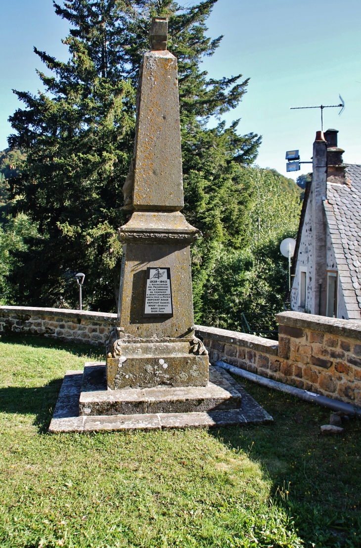 Monument aux Morts - Compains