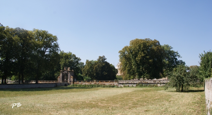 -Ecole Royale Militaire d'Effiat