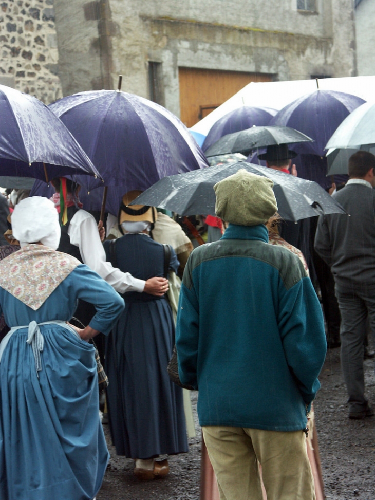 Fête au village - Égliseneuve-d'Entraigues