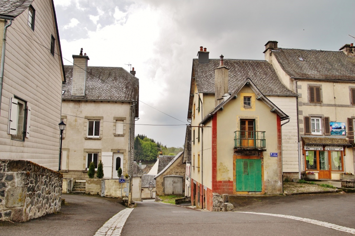 La Commune - Égliseneuve-d'Entraigues