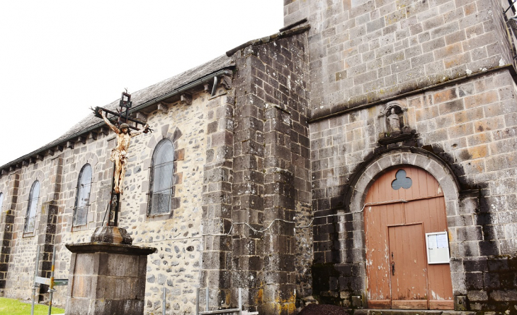  +église Saint-Austremoine - Égliseneuve-d'Entraigues