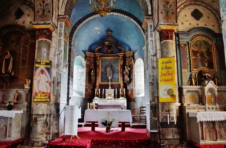  +église Saint-Austremoine - Égliseneuve-d'Entraigues