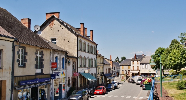 Le Village - Giat