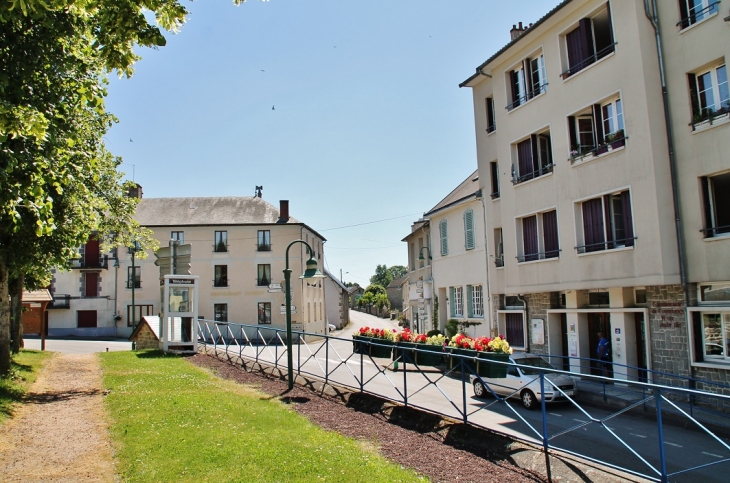 Le Village - Giat