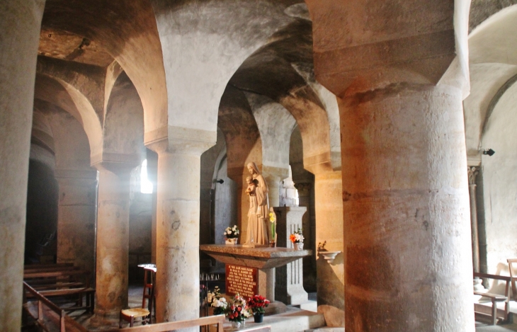   !église Romane St Austremoine ( La Crypte ) - Issoire