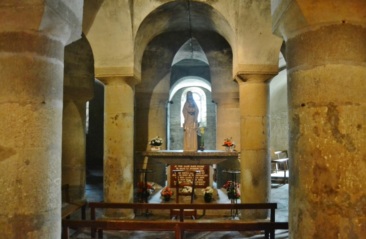   !église Romane St Austremoine ( La Crypte ) - Issoire
