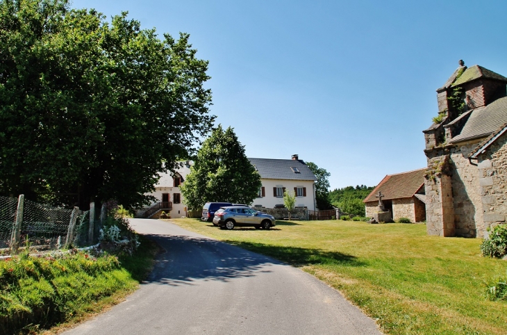 Le Village - La Celle