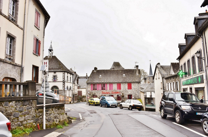 La Commune - La Tour-d'Auvergne