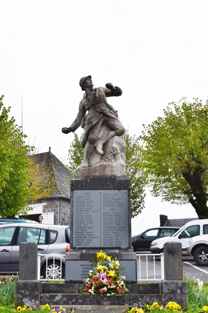 Monument-aux-Morts - La Tour-d'Auvergne