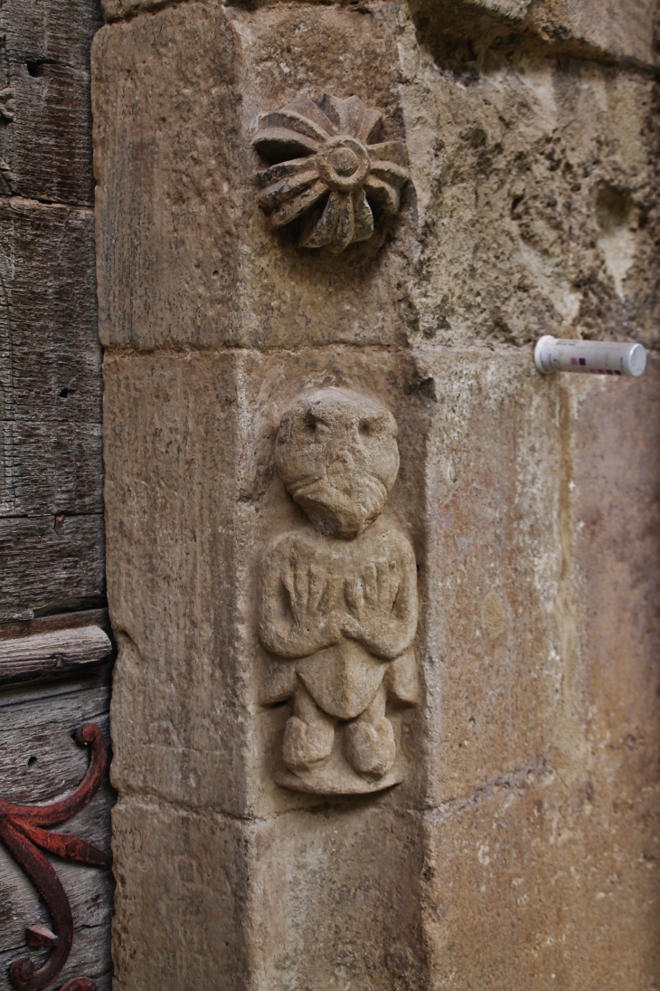  :église Notre-Dame de Mailhat ( Détail Portail ) - Lamontgie