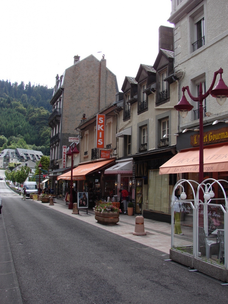 Une rue du Mont-Dore