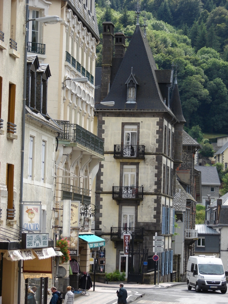 Une rue du Mont-Dore