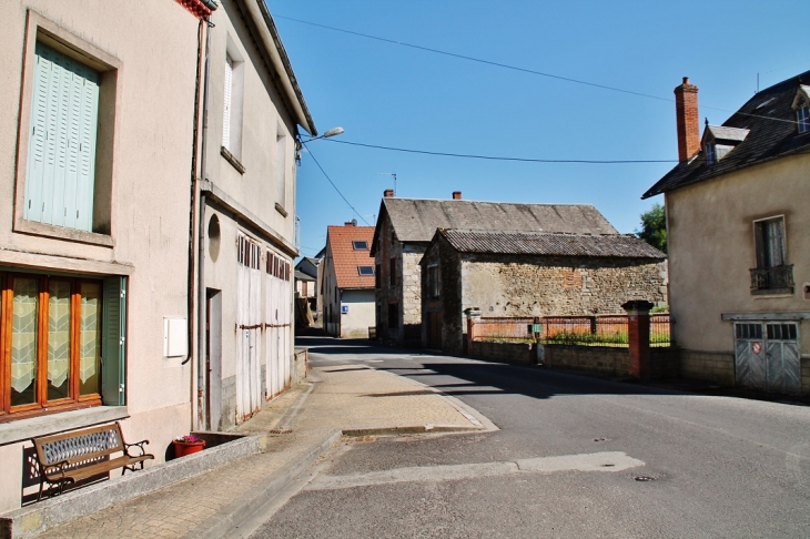 Le Village - Montel-de-Gelat