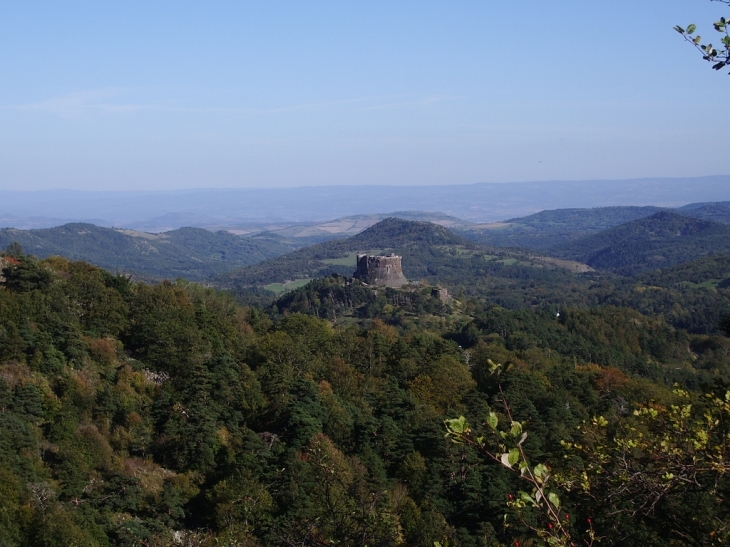 Chateau vue de la dent du Marais - Murol