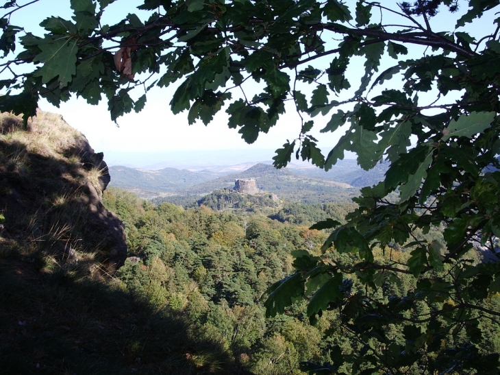 Chateau vue de la dent du Marais - Murol